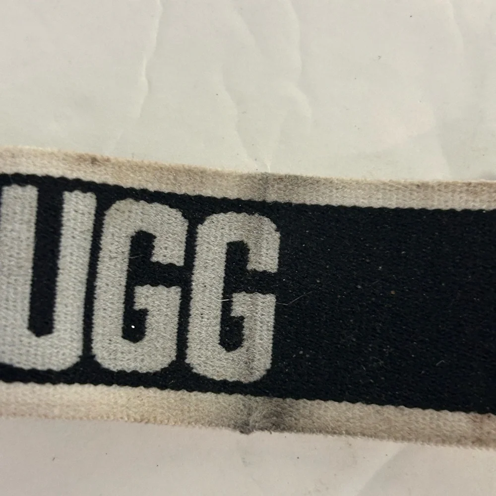 UGG straps pair